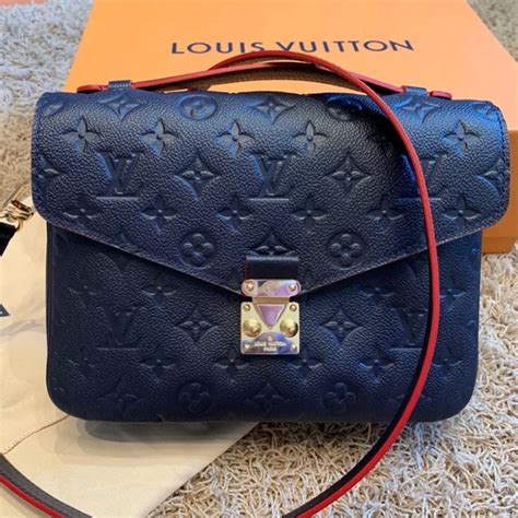 lv pochette metis mm|louis vuitton pochette metis navy.